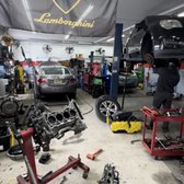 Engine & transmissions rebuild shop