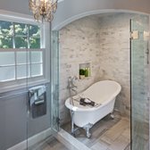 Delicate and sweet "wet room" for tight spaces