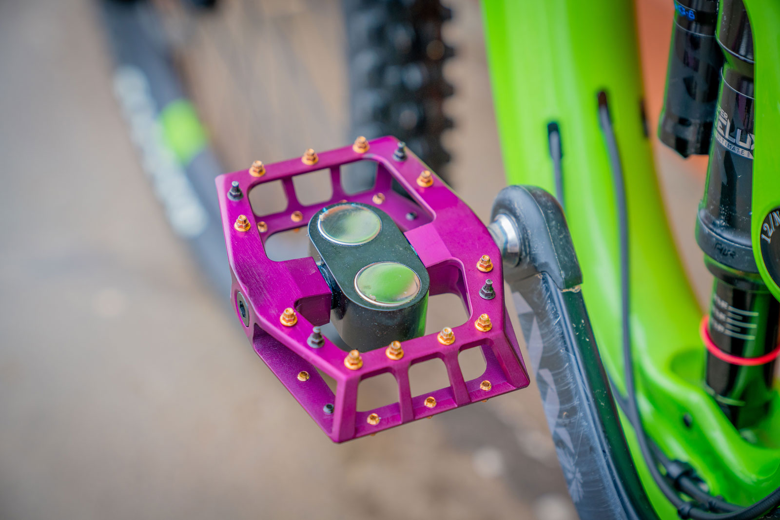 Hustle Bike Labs magnetic MTB pedal