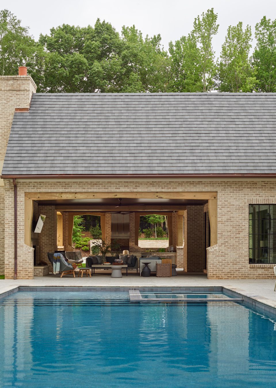 In Atlanta, Melanie Millner Designed Elegant Interiors and a Backyard That’s Ready for a Party