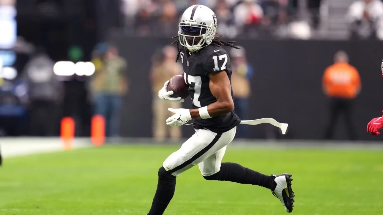 Raiders WR Devante Adams Trade Rumors, Is He On The Move?