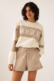 Pantaloncini VOGUE Stripes Edition beige con logo ricamato