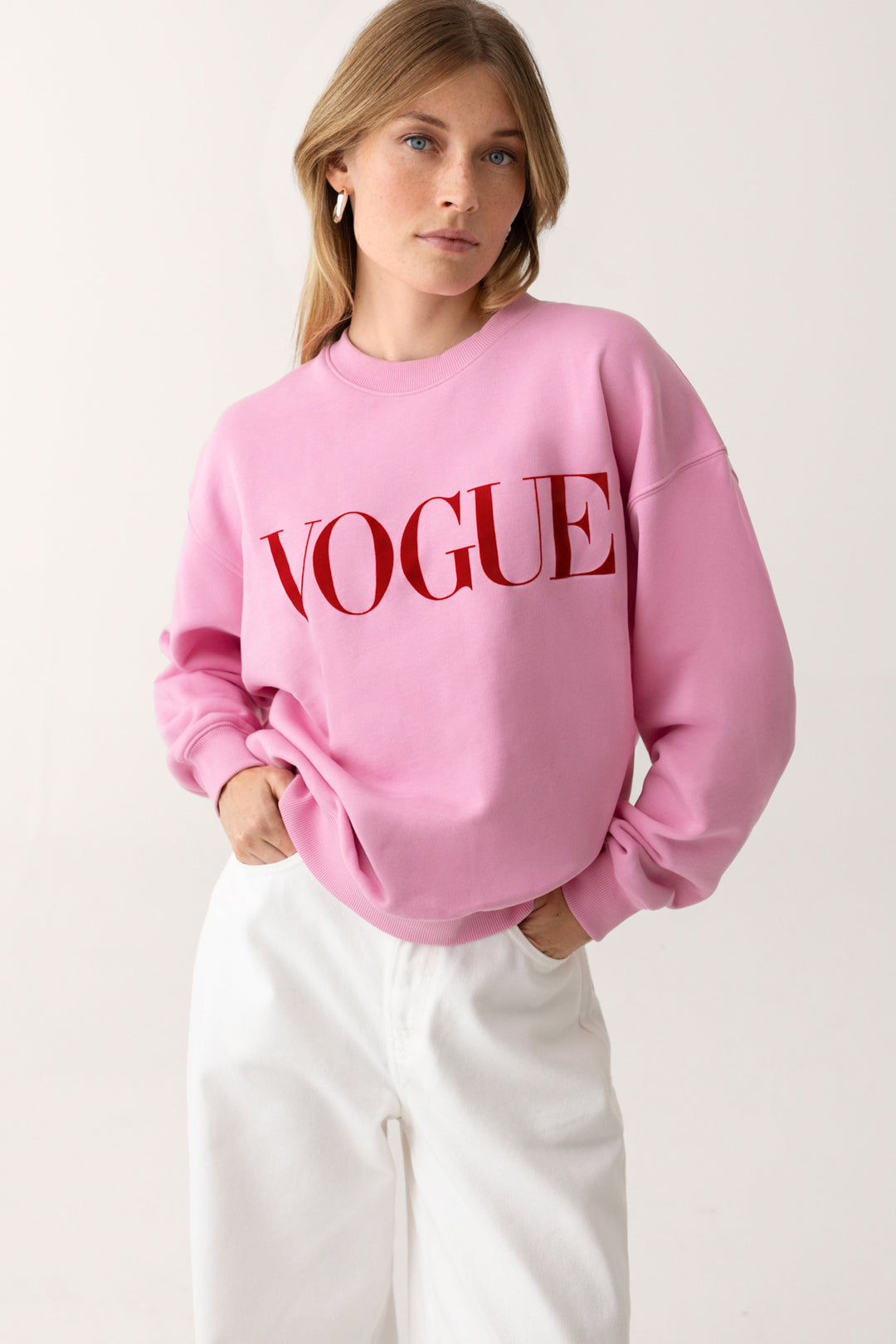 Felpa VOGUE rosa con logo stampato in velluto rosso