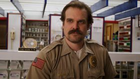 "Os irmãos Duffer se superaram": David Harbour conta que a 5ª temporada de Stranger Things estará carregada de novidades (Notícias Stranger Things)