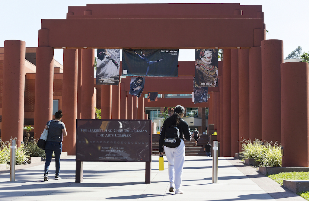 Students walk on the Cal State, Los Angeles campus.