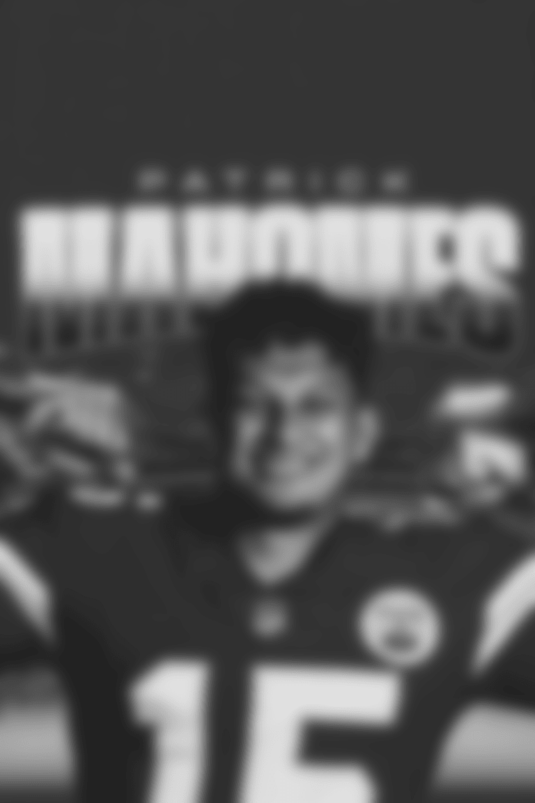 WPW_10-4-23_Mahomes_iphone