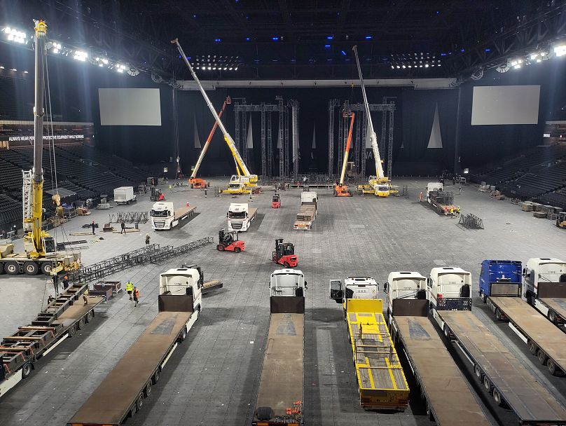 The Paris La Defense arena worked overnight as soon as Taylor Swift left the building.