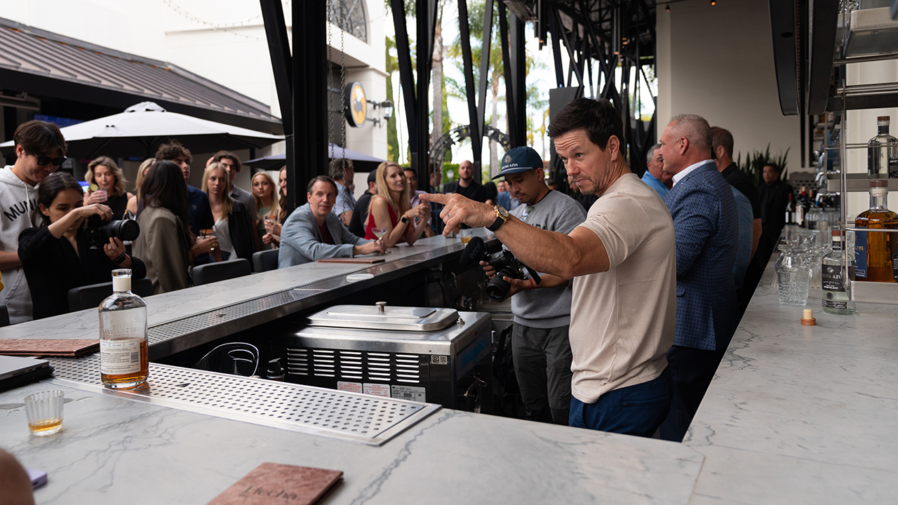 Mark Wahlberg tells Fox News Business his hopes for customers at his new restaurant.