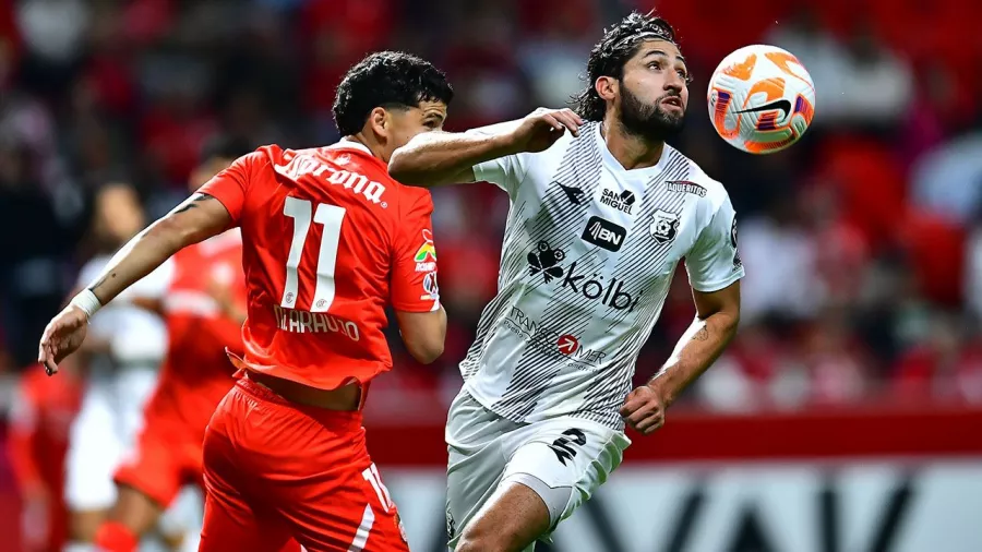 Los ticos llegaron al partido de vuelta con un 2-1 en contra y al medio tiempo iban perdiendo 2-0.