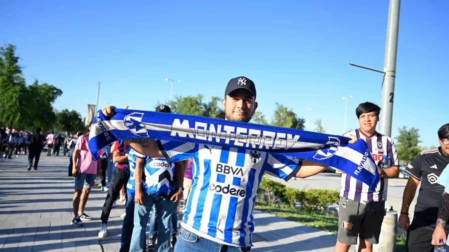 El Gigante de Acero, con el corazón dividido