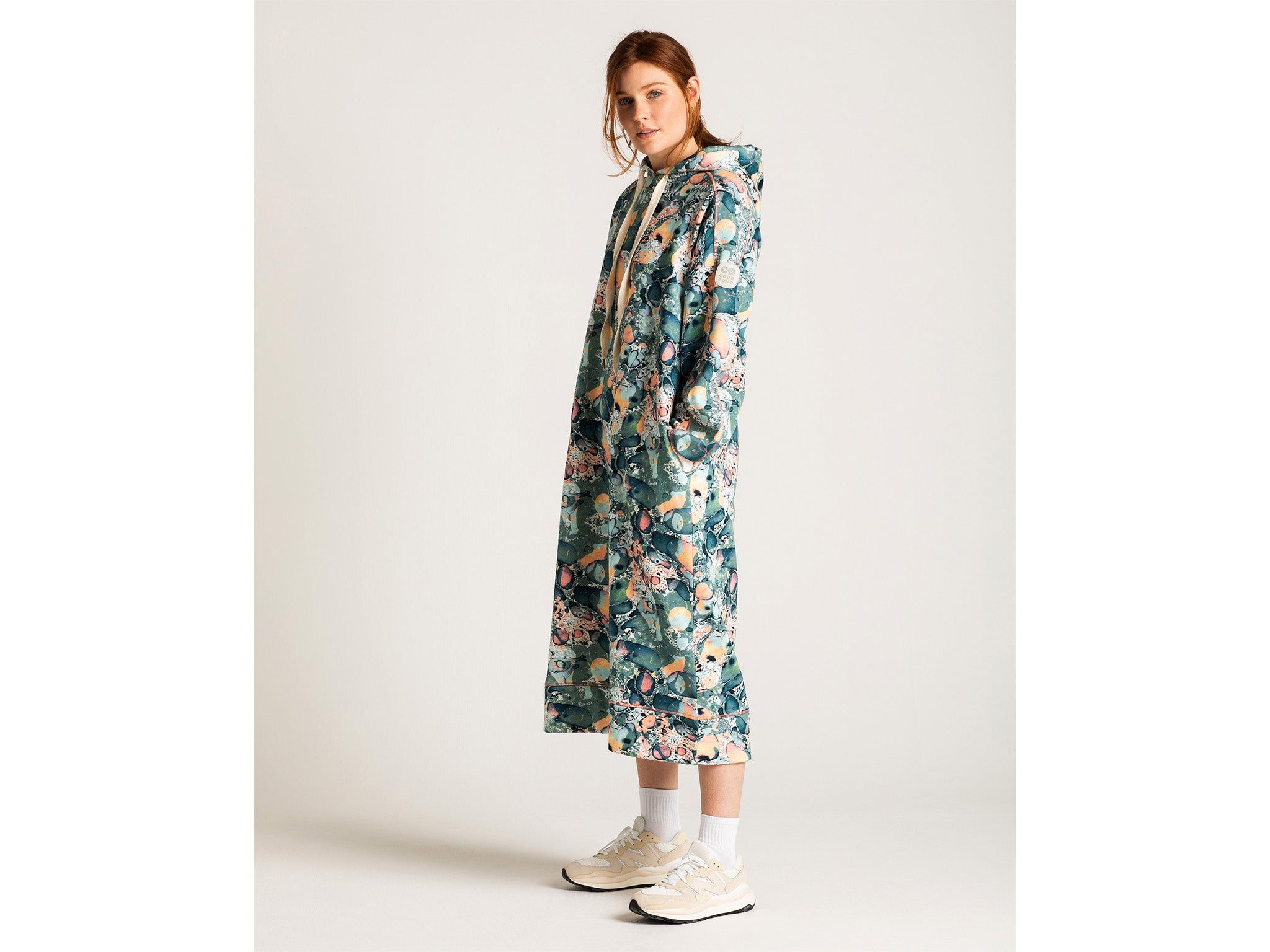 Cape Cove hooded change dress