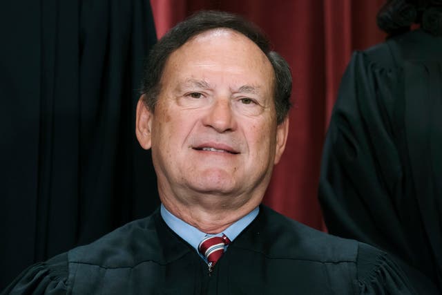 <p>Samuel Alito is facing backlash  </p>