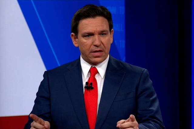 <p>Ron DeSantis mocks Donald Trump during CNN town hall event in Des Moines, Iowa</p>