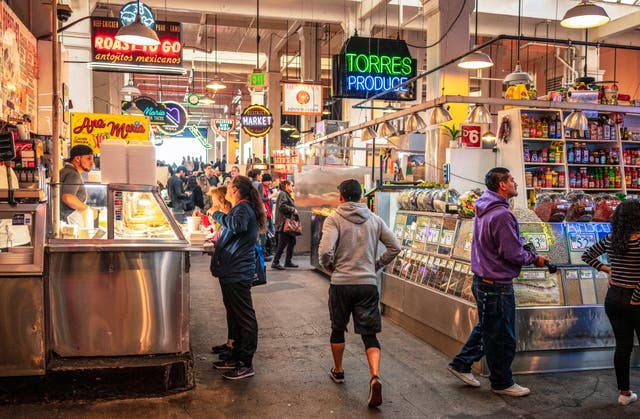 <p>Grab a bite at Los Angeles Grand Central Market</p>