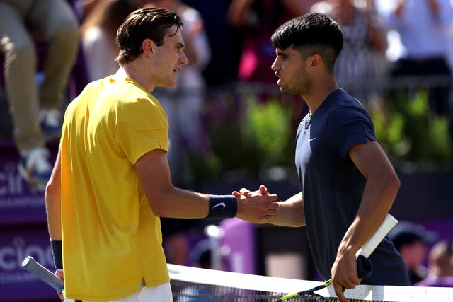 <p>Jack Draper is congratulated by Carlos Alcaraz</p>