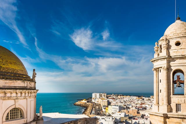 <p>City meets beach in the charming city of Cadiz</p>