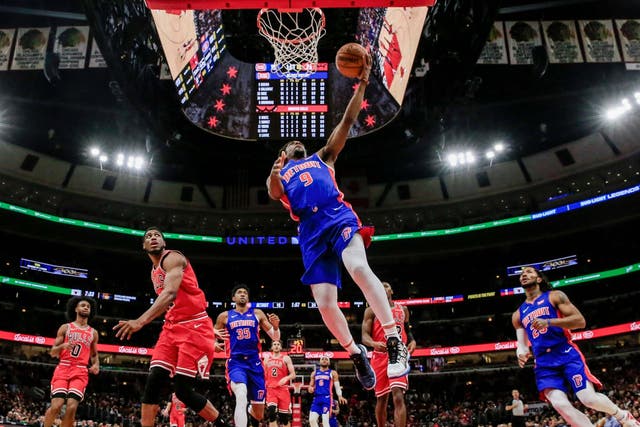 Detroit Pistons guard Langston Galloway scoring earlier this season