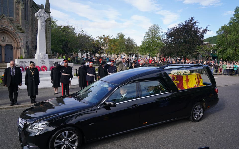 Thousands line Queen’s coffin route to pay final respects in Scotland