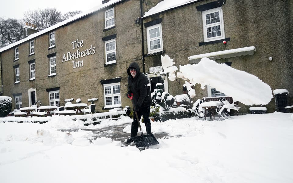 Scotland set for more snow as England faces flooding threat