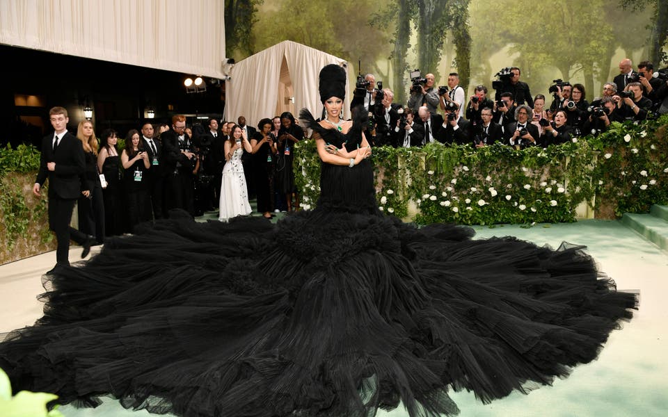 Cardi B ‘shuts down’ carpet at Met Gala with bold fashion ensemble