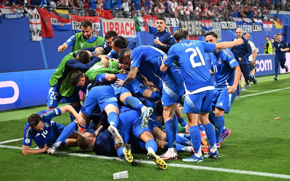 Zaccagni seals last-16 spot for Italy with final kick as dooms Croatia