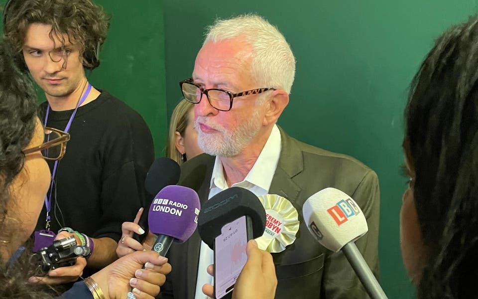 Jeremy Corbyn wins Islington North seat over Labour candidate