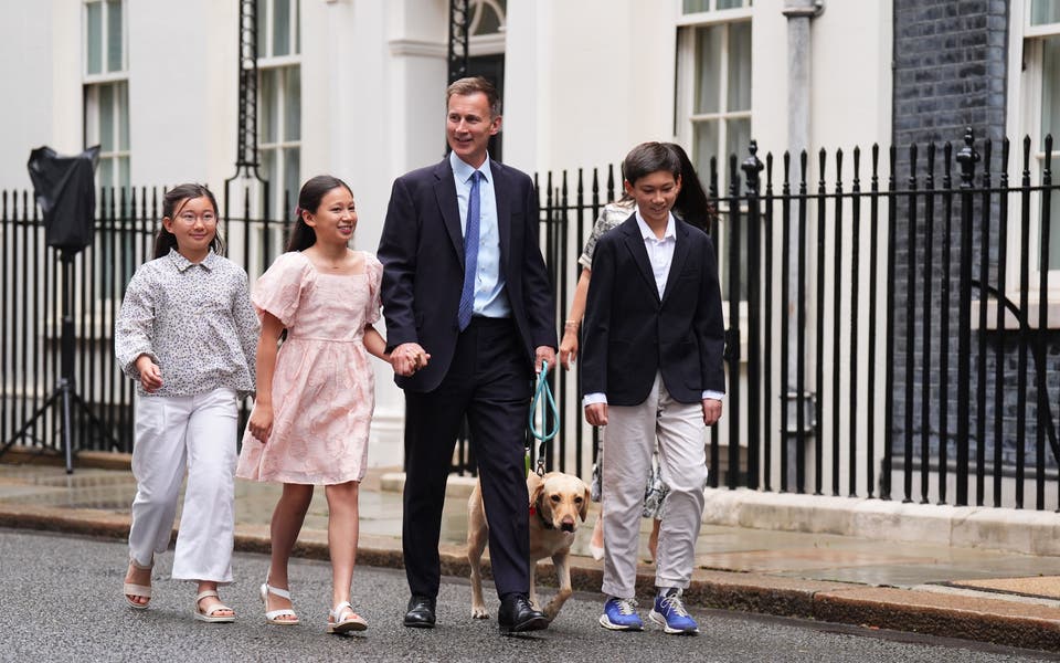 Hunt’s children left notes in Downing Street for young Starmers