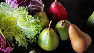 Image for Gorgonzola Walnut Crostini With Pear Salad