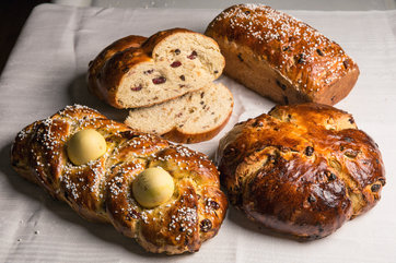 Image for Easter Bread With Dried Fruit