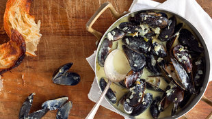 Image for Spicy Coconut Mussels With Lemongrass