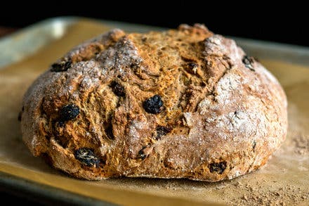 Whole Wheat Soda Bread With Raisins (Spotted Dog)