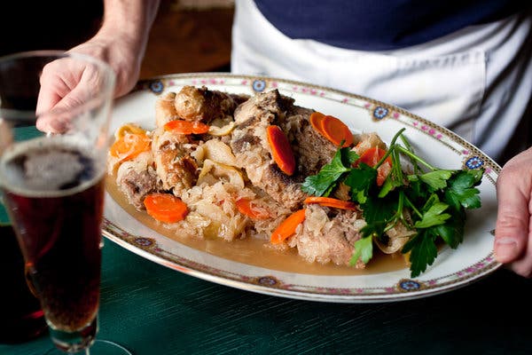 Braised Sauerkraut With Lots of Pork