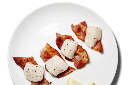 Raw Scallops on Bacon