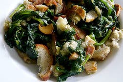 Spinach With Mushrooms and Bread