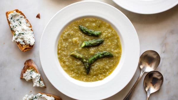 Asparagus Soup With Ricotta Crostini