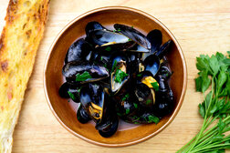 Image for Steamed Mussels With Garlic and Parsley