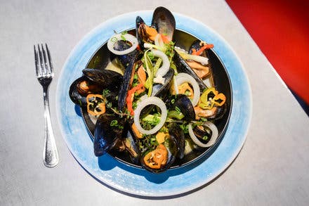 Red Stripe-Steamed Mussels