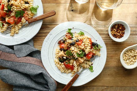 Pasta With Marinated Tomatoes and Summer Herbs