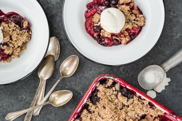 Crunchy Berry Almond Crumble