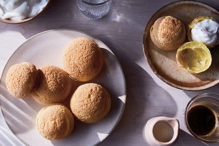 Craquelin-Topped Cream Puffs