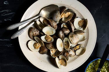 Steamed Clams With Jalapeño Butter