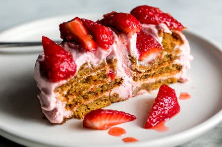 Strawberry Gingersnap Icebox Cake
