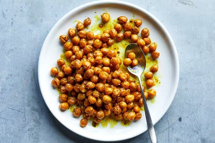 Crunchy Chickpeas With Turmeric, Ginger and Pepper