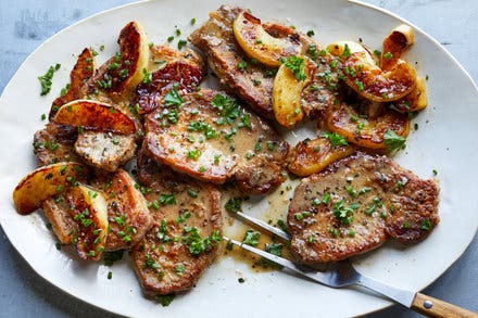 Pork Chops With Apples and Cider