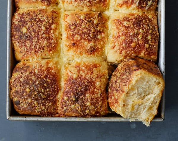 Cheddar Beer Bread Rolls