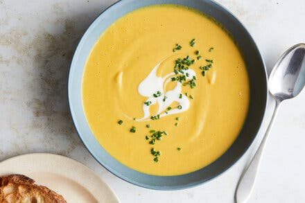 Spicy Peanut and Pumpkin Soup