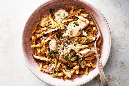 Creamy One-Pot Pasta With Chicken and Mushrooms