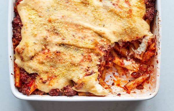 Pastitsio (Greek Baked Pasta With Cinnamon and Tomatoes)