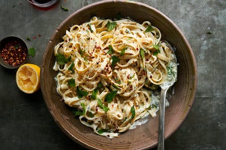 Fettuccine With Ricotta and a Fistful of Mint