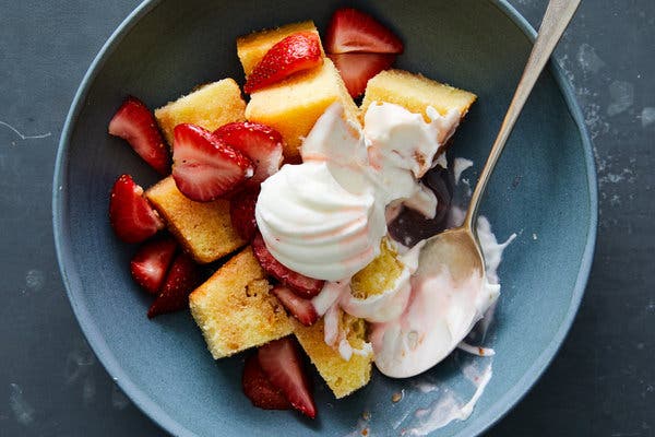 Poundcake and Strawberries